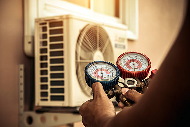 Professional Ductwork Repair technician working in Glasgow, DE